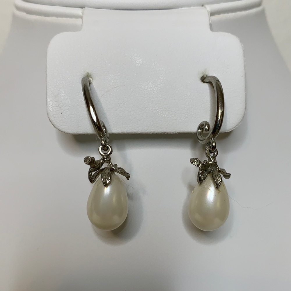 Pearl teardrop earrings!